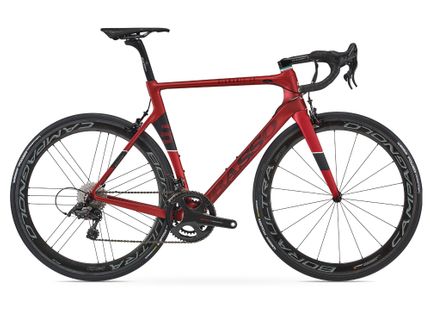 Basso Diamante SV - Mars Red - Campagnolo Super Record (mek.) - 12-speed / Campagnolo Bora Ultra-hjul - Vejl. pris kr. 79.900,-